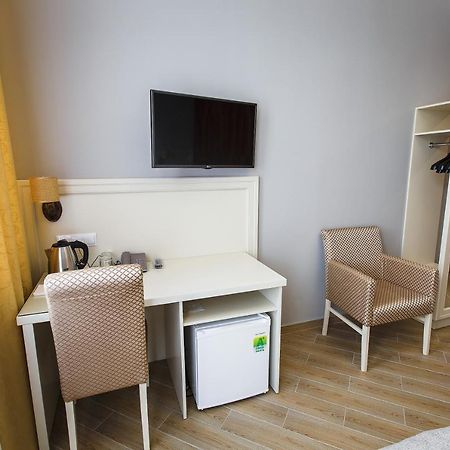 Mariinskiy Otel Baranoviçi Dış mekan fotoğraf