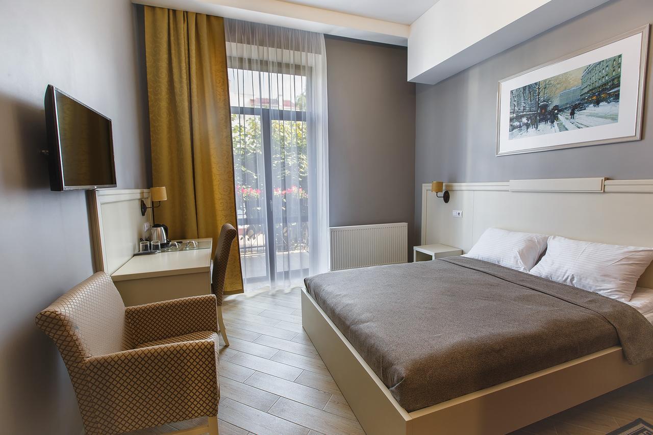 Mariinskiy Otel Baranoviçi Dış mekan fotoğraf