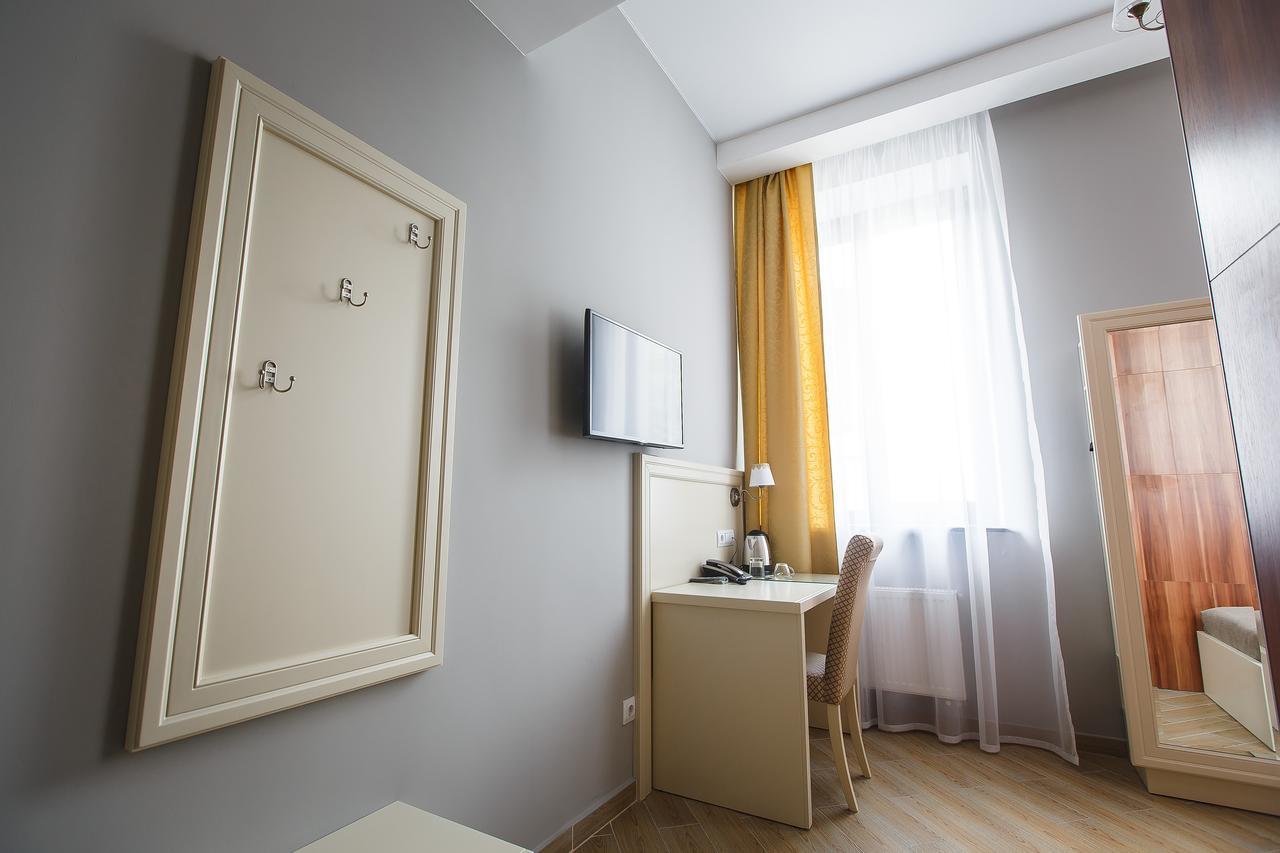 Mariinskiy Otel Baranoviçi Dış mekan fotoğraf
