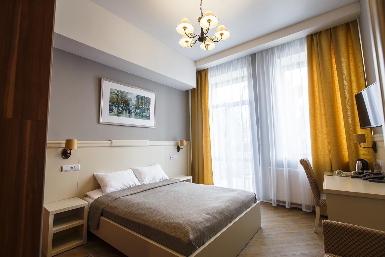 Mariinskiy Otel Baranoviçi Dış mekan fotoğraf