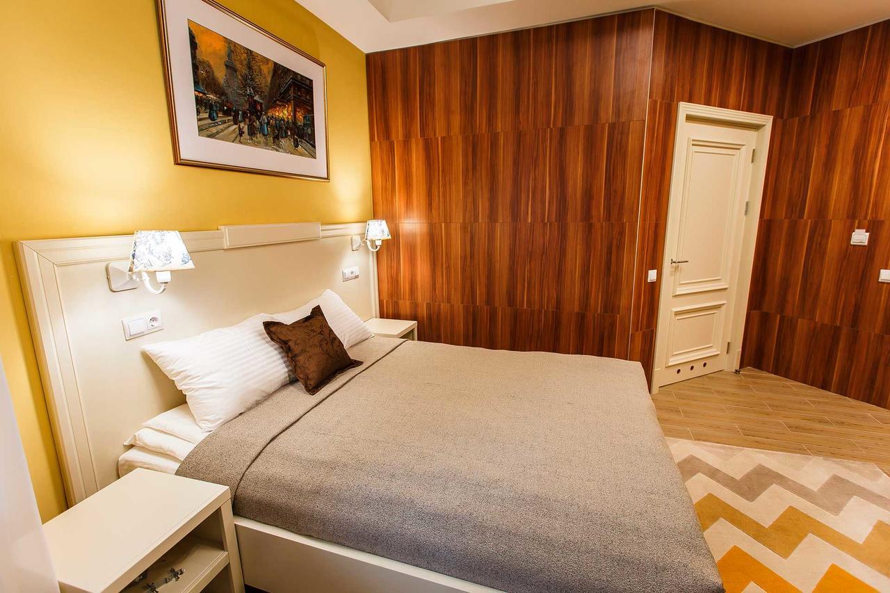 Mariinskiy Otel Baranoviçi Dış mekan fotoğraf