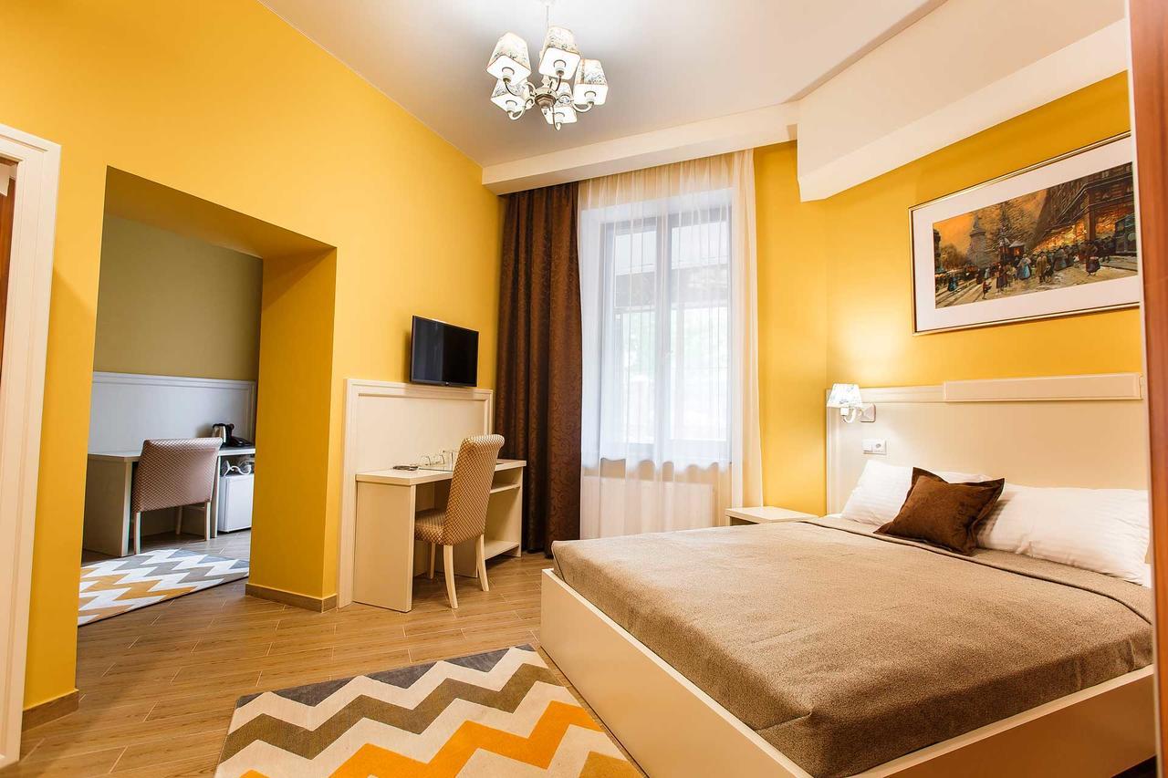 Mariinskiy Otel Baranoviçi Dış mekan fotoğraf
